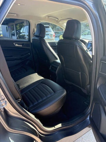 2022 Ford Edge