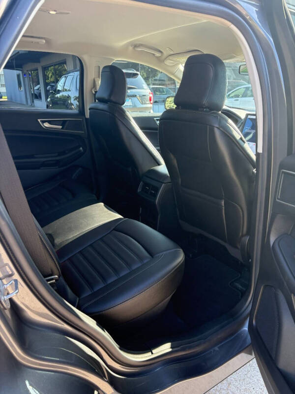 2022 Ford Edge