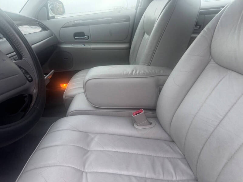 1998 Lincoln Town Car Executive