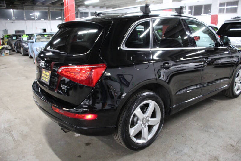 2011 Audi Q5 2.0T quattro Premium Plus