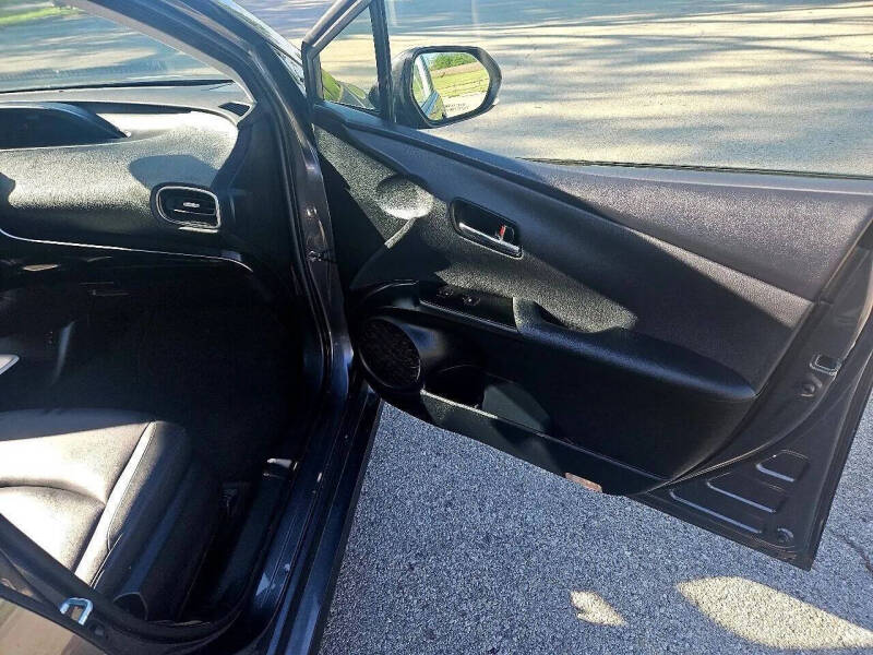 2016 Toyota Prius Three Touring