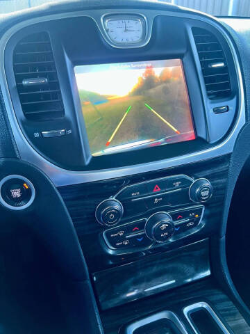 2017 Chrysler 300 Limited