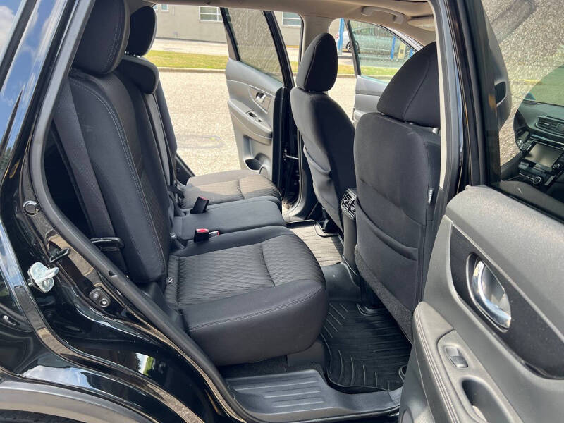 2017 Nissan Rogue SV