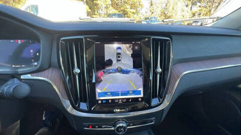 2024 Volvo S60 B5 Plus Dark Theme