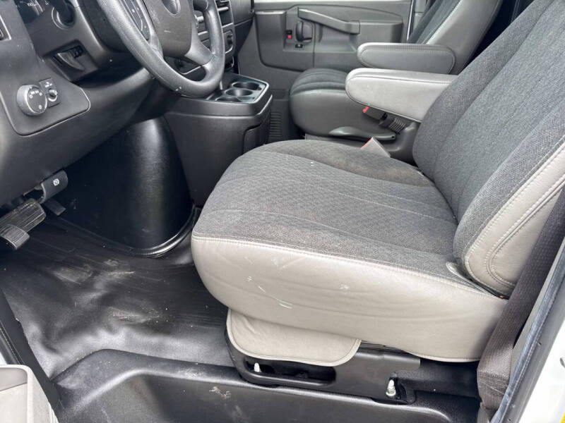 2021 GMC Savana 2500