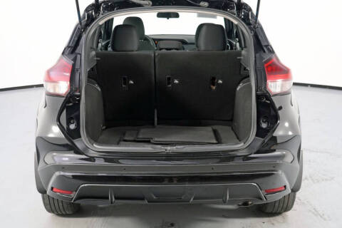 2022 Nissan Kicks SR