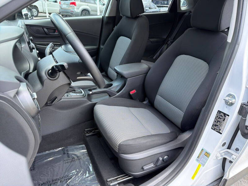 2020 Hyundai Kona SEL Plus