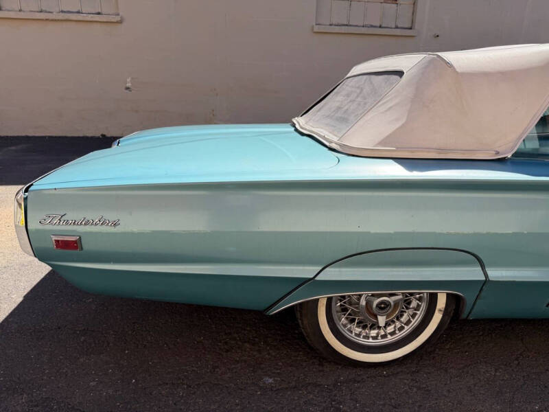 1965 Ford Thunderbird