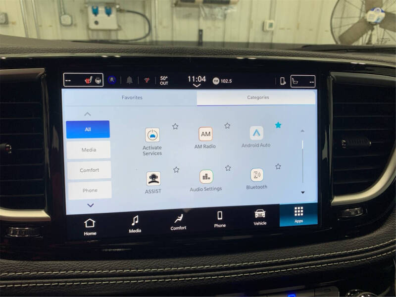 2026 Chrysler Pacifica Select