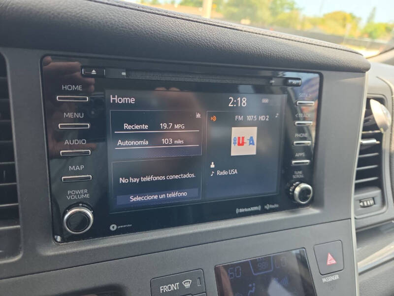 2020 Toyota Sienna SE Premium 8-Passenger
