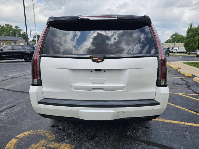 2017 Cadillac Escalade Luxury