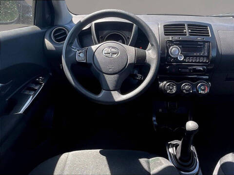 2010 Scion xD