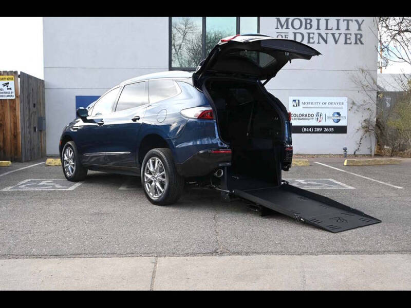 2023 Buick Enclave Essence