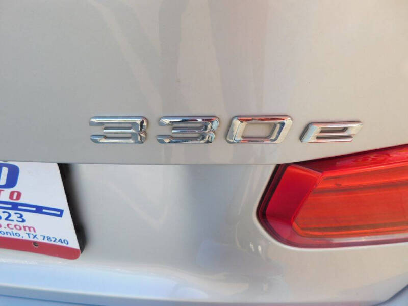 2017 BMW 3 Series 330e iPerformance