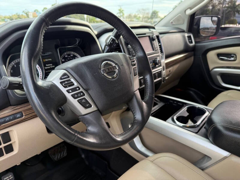 2017 Nissan Titan SV