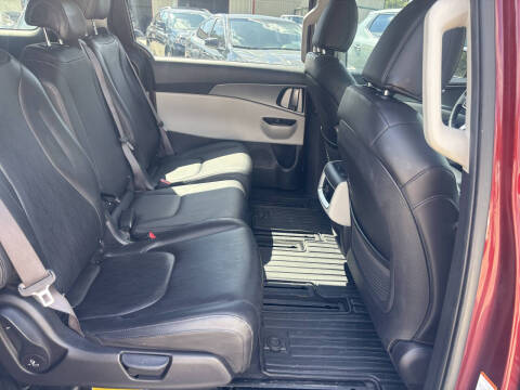 2023 Kia Carnival LX