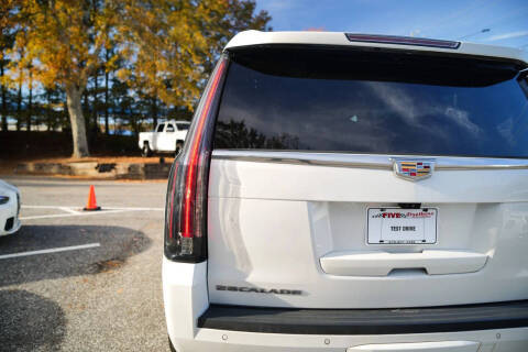 2018 Cadillac Escalade Luxury