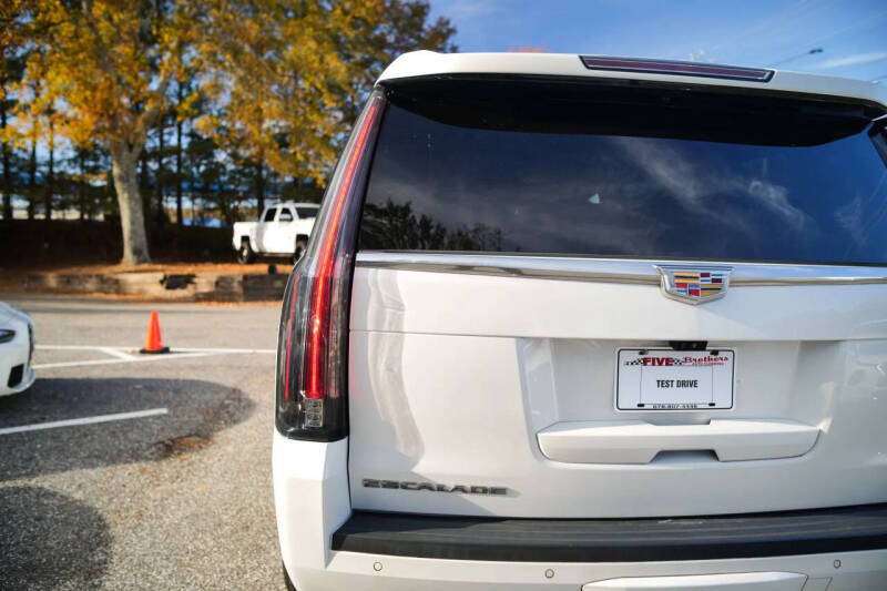 2018 Cadillac Escalade Luxury