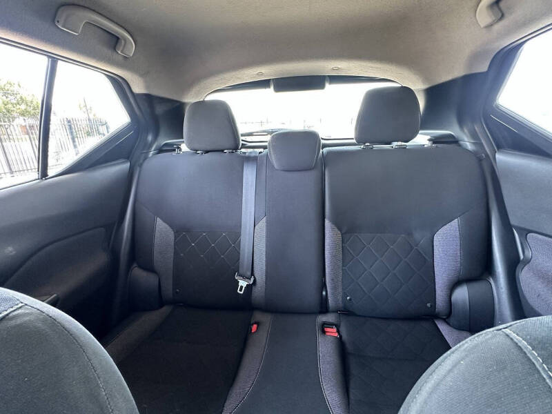 2019 Nissan Kicks S