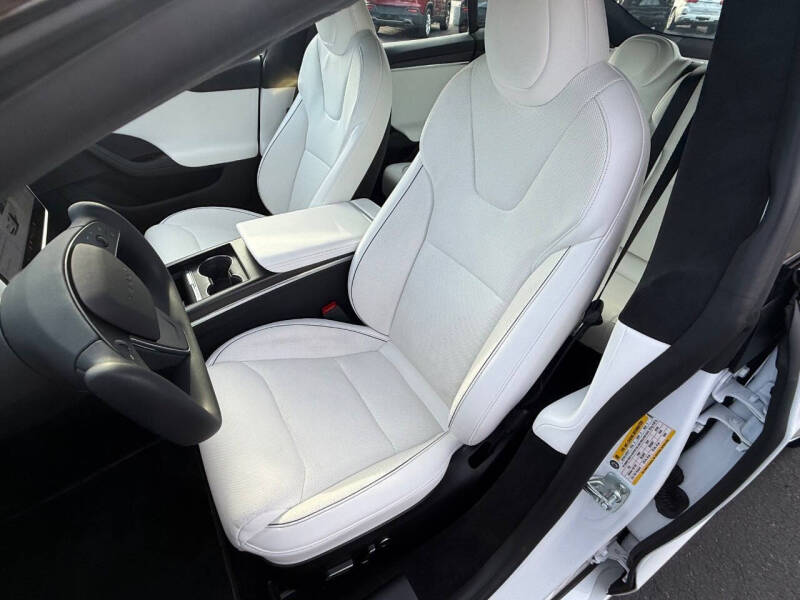 2022 Tesla Model S Plaid