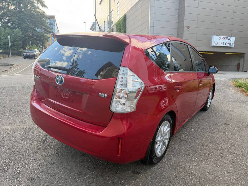 2012 Toyota Prius v Two