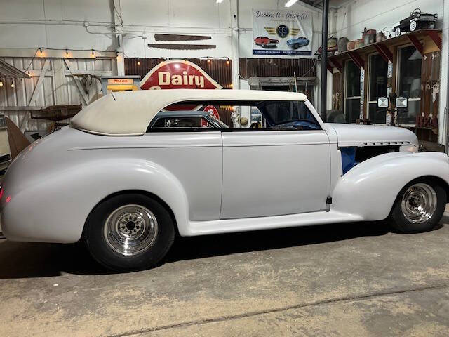 1940 Chevrolet Custom 2 Door