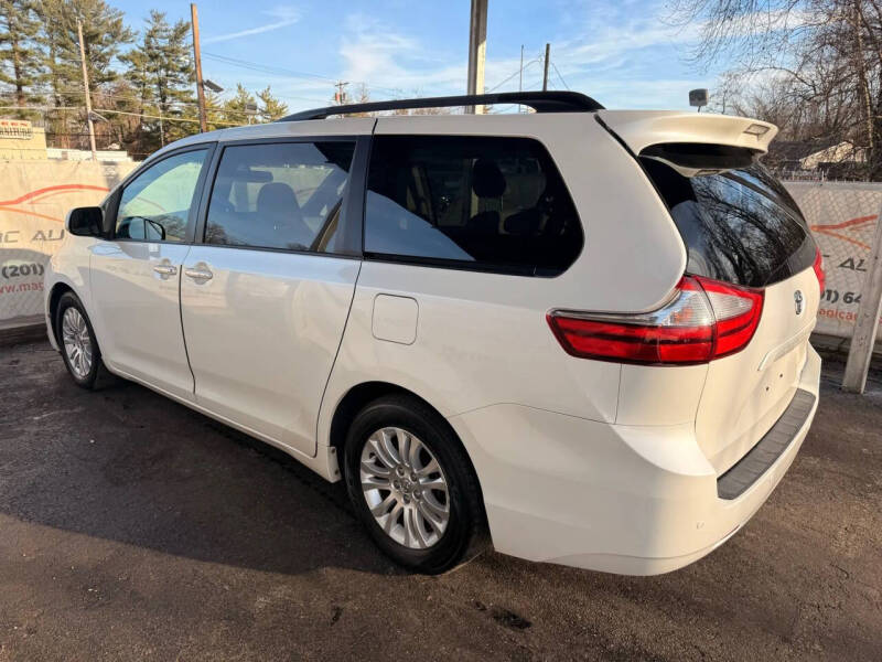 2015 Toyota Sienna