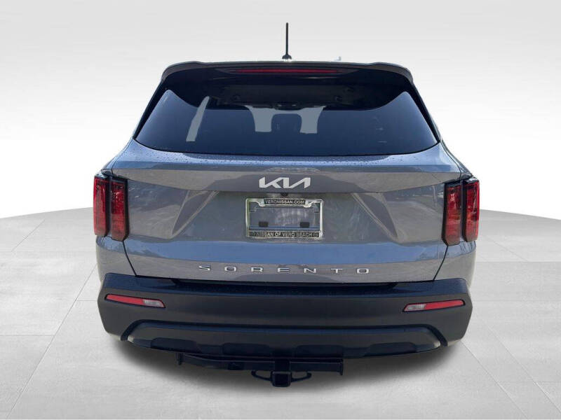 2022 Kia Sorento LX