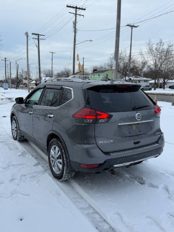 2017 Nissan Rogue SV
