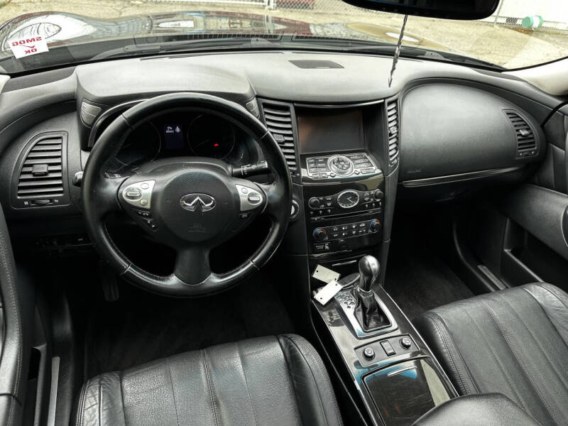 2016 Infiniti QX70