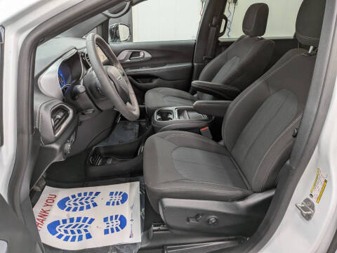 2024 Chrysler Pacifica Touring