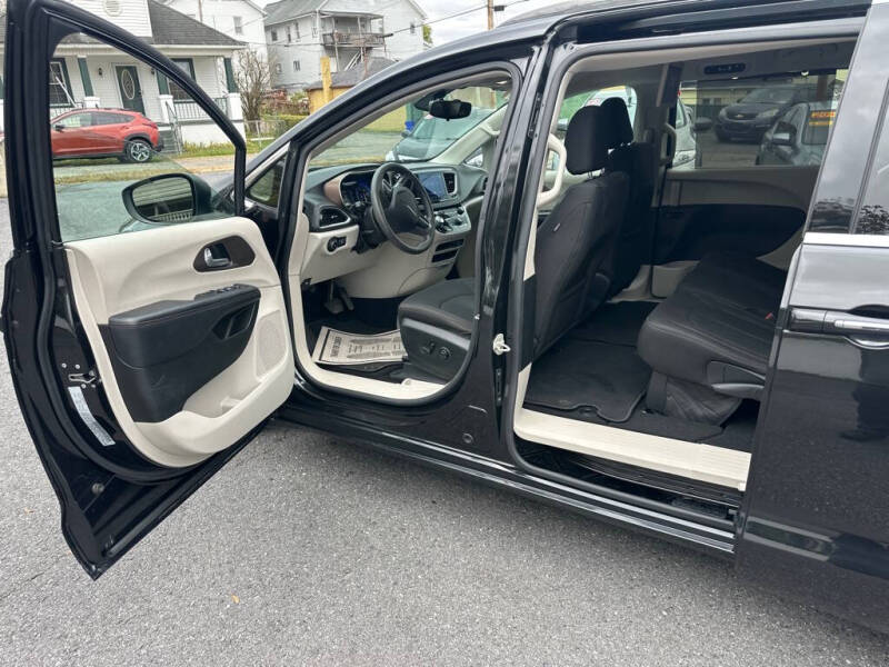 2017 Chrysler Pacifica Touring Plus