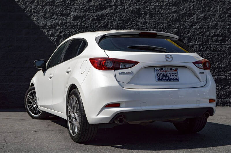 2018 Mazda MAZDA3 Touring