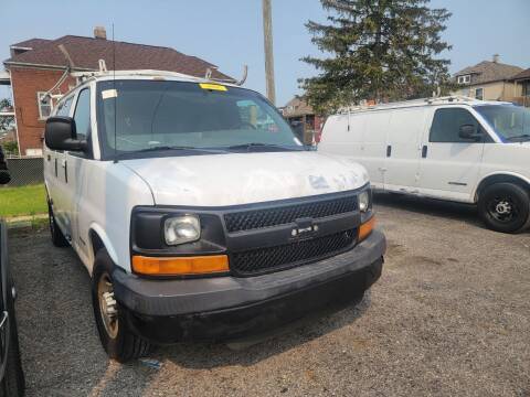 2005 Chevrolet Express for sale at The Bengal Auto Sales LLC in Hamtramck MI