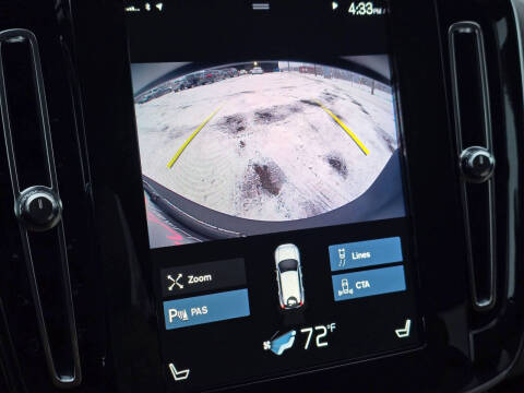 2021 Volvo XC40 T5 Momentum