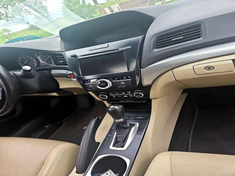 2017 Acura ILX w/Tech