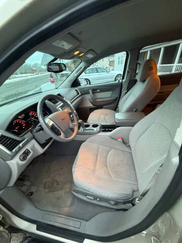 2015 GMC Acadia SLE-2