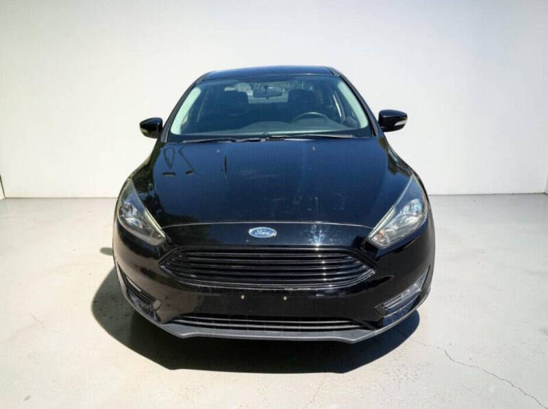 2017 Ford Focus Sedan SE's photo