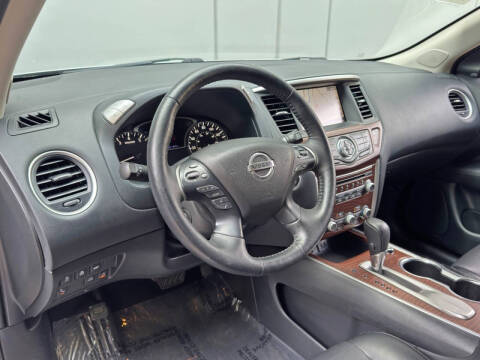 2020 Nissan Pathfinder Platinum