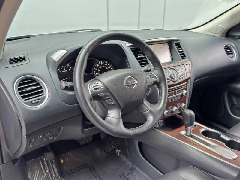 2020 Nissan Pathfinder Platinum