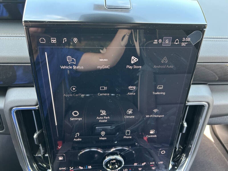 2025 GMC Yukon Elevation