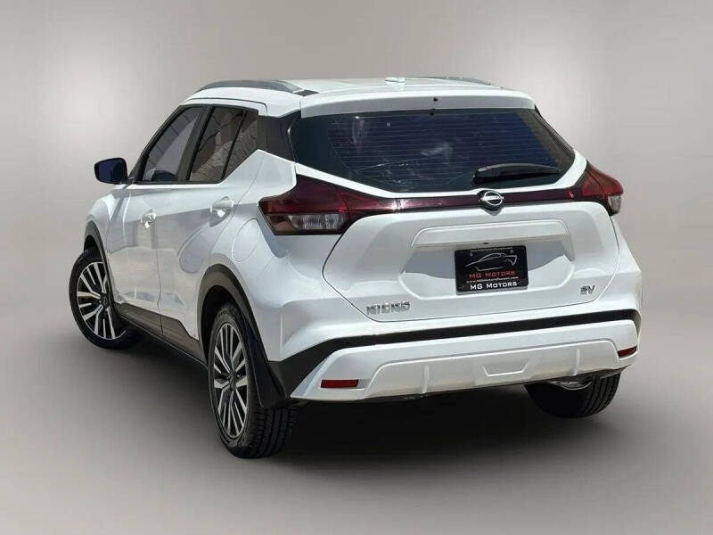 2022 Nissan Kicks SV