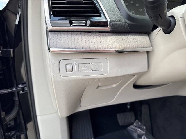 2022 Volvo XC90 Recharge T8 Inscription 6P