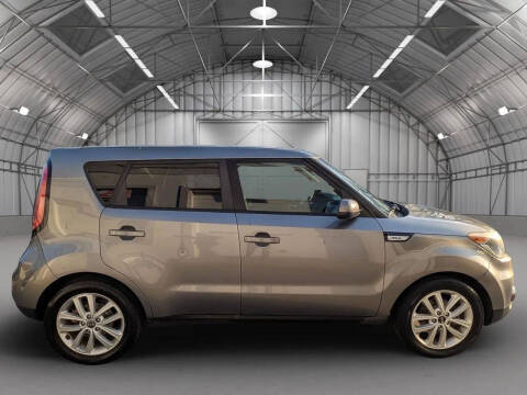 2017 Kia Soul +