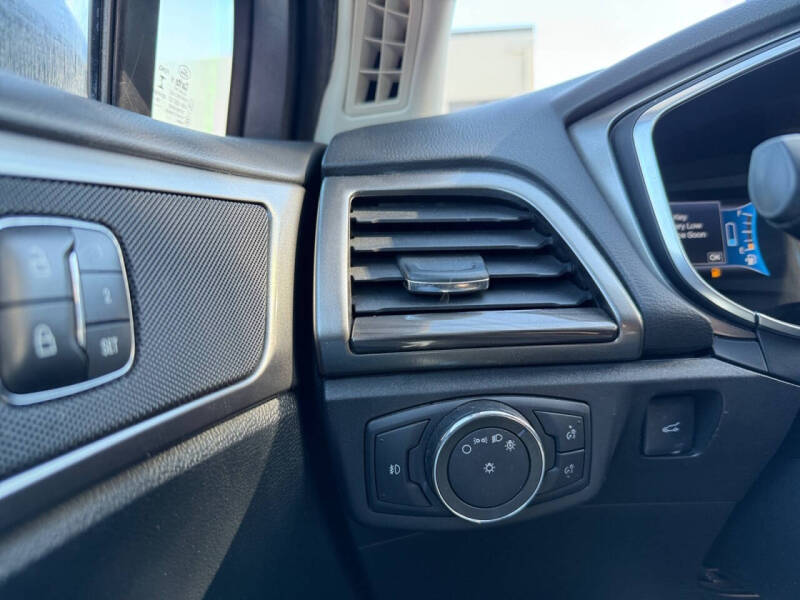 2017 Ford Fusion Energi SE Luxury