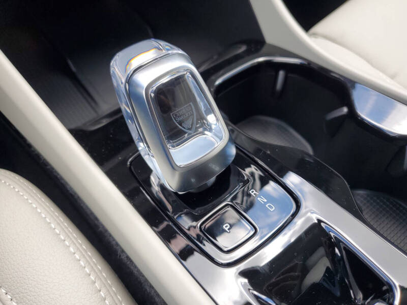 2026 Volvo XC40 B4 Plus