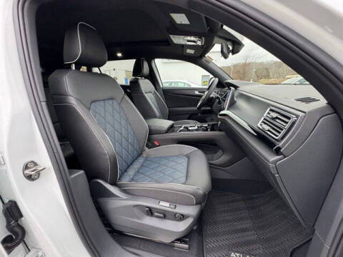 2026 Volkswagen Atlas Cross Sport SEL Premium R-Line 4Motion