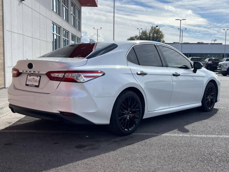 2019 Toyota Camry Hybrid XLE