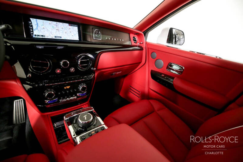 2024 Rolls-Royce Phantom