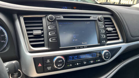 2019 Toyota Highlander SE